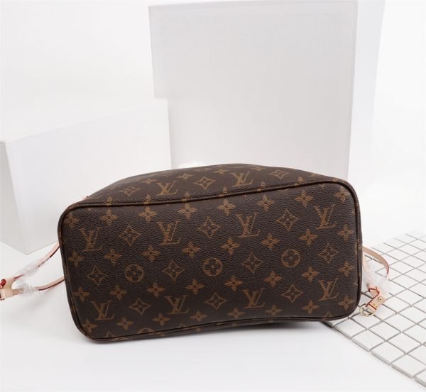 Louis Vuitton shoulder Bag. - Image 4