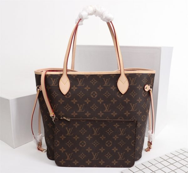 Louis Vuitton shoulder Bag.