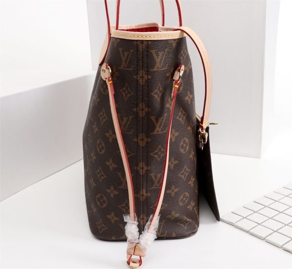 Louis Vuitton shoulder Bag. - Image 3