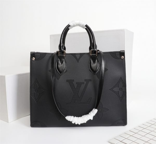 Louis Vuitton shoulder Bags - Image 3